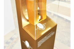 Louis Roederer Kristal DisplayRaised acrylic lit highlights, MDF wood case with acrylic case